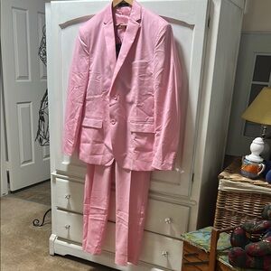 Elegant Pink Men's Suit